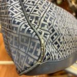 Tommy Hilfiger Navy Blue Large Tote Bag leather exterior with gold hardware Photo 8