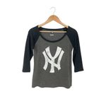 MLB New York Yankees Raglan Shirt Size M Gray Blue 3/4 Sleeve Baseball Tee Size M Photo 2