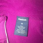 Reebok VIBRANT PURPLE PINK EDGY CHIC PULLOVER ACTIVE TOP MEDIUM Photo 2