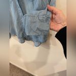 Cloth & Stone  Women Split-Back Chambray Buttondown Shirt Size Large Blue Hi-Low Photo 4