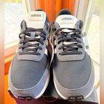 Adidas Run 70s Photo 2