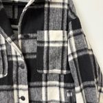 ZARA {M} Black and White Plaid Jacket Shacket Photo 3