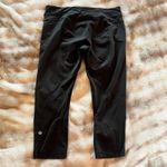 Lululemon Athletica Black Cropped Black Leggings Size 8 Yoga Workout 20” Long Photo 5