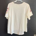 Akemi + Kim Embroidered Flower and Bee Tee Shirt Top Blouse Short Sleeve… White Size XS Photo 5