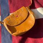 Disney  Parks Epcot Minnie Mouse crossbody shoulder tan bag w/ dia de los muertos Photo 1