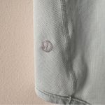 Lululemon Athletic pale green short sleeve tee top t-shirt stretch crew neck EUC Photo 5
