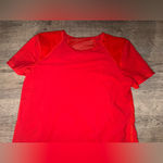 Lululemon  Athletica Sculpt Short-Sleeve Shirt in the color "Hot Heat Red" 4 Photo 3