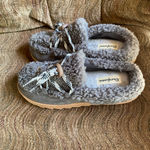 Dearfoams  Gray Women's SlippersNWOT Photo 4