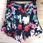 Somedays Lovin '‎ Eden Floral Short NWT Photo 5