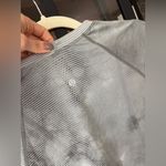 Lululemon  Swiftly Tech Short Sleeve 2.0 tee Multi Dye White / Grey Black bleach Photo 4