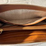 Michael Kors  Wallet Brown Leather Pebbled Full Zip Around Pockets Card‎ Slots Photo 7