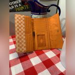 Liz Claiborne Orange Wallet Photo 2