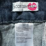 Body Central Y2K Low Rise Mini Shorts Sz 5 Dark Wash Denim Cuffed Pockets Photo 3