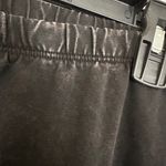 Chatoyant Flare Leggings Photo 3