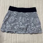 Lululemon Run Pace Setter Skirt (Regular) Beachy Floral White Fossil / Black Size 4 Photo 2