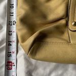 B Makowsky leather Women’s handbag Gold Yellow Metal Hardware Touch Medium Bag Photo 4