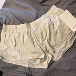 Lululemon Hotty Hot Short 2.5” Photo 0