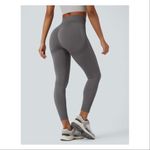Halara NWT  OneForm Seamless Flow High Waisted Booty Scrunch Yoga Leggings Gray Photo 11
