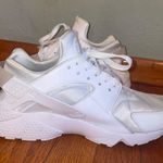 Nike Women’s White Huarache 10 Photo 1