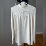 Como Blu super soft new with tag top with cut out in a size 3X cream work casual Photo 1