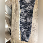 Spanx  Stretch Twill Jogger Pull On Camouflage Pant Women Size‎ medium Photo 4