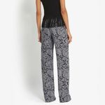 Theory  Mitrana Georgette Wide Leg Pant ~ 100% Silk Navy Blue Paisley Print Large Photo 4