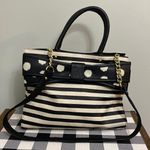 Betsey Johnson woman black and white striped shoulder/crossbody bag Photo 0