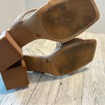 Vince Camuto Womens Jinani Sandal Size 8.5M Beige Faux Suede Wood Block Heel Photo 4