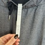 Lululemon  Women's On The Fly Pant, Heathered Black, Size 4 Tall, Like New Photo 4
