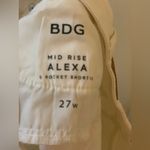 BDG  White Cuffed Denim Mid-Rise Alexa 5 Pocket Shorties.    Size-27W Photo 3