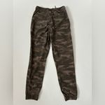 Athleta  Women’s Green Camo Farallon Jogger Size 0 Photo 3