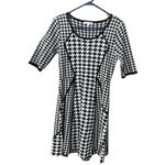 Sandra Darren  size Medium houndstooth knit dress fit n flare Photo 1