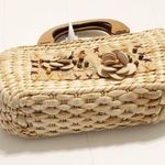 🔵 SALE 3/$25 SUN N SAND WICKER FLORAL TAN SATCHEL PURSE WOOD Photo 1
