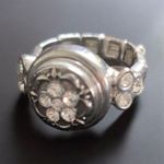 Banana Republic Silver Stretch Vintage Floral Rhinestone  Ring Photo 3