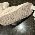 Cuddl Duds Women’s  Cream Fuzzy Slippers Photo 4