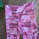 Zyia  Pink Camo Cropped Light n tight Photo 6