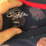 Eighty Eight  red rose graphic tee Photo 2