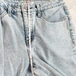 Seven7  Jeans Straight Leg Light Wash Raw Hem Jeans Size 4 Casual Mid Rise Photo 4