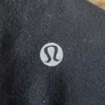 Lululemon  Black / Purple Band Slit Cropped Capri Pocket Leggings Size 8 Photo 1