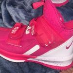Nike Lebron James Basketball Shoes Photo 1