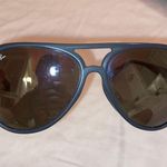 Ray-Ban grey mirrored  aviators  Photo 0