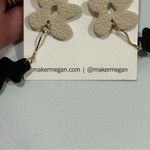 Maker Megan Handmade Retro Floral Polymer Clay Dangle Earrings Black Photo 3