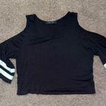 Solemio Cold Shoulder Cropped Tee Photo 0