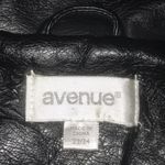 AVENUE faux leather zip up moto jacket 3 zipper pockets size 22/24 Black Photo 4