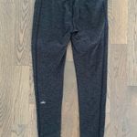 Alo Yoga  High-Waist Airbrush Ribbed Trim Legging in Heather Charcoal Size Medium Photo 5