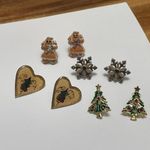 Lot Of 4 Earrings Pierced Christmas Holiday Heart Gingerbread Man Snowflake Etc Photo 2