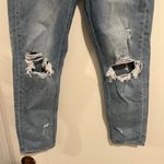 American Eagle Outfitters AEO Distressed Busted Knee Mom Jeans Size 2 Short EUC Photo 1