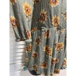 Forever 21  Green Sunflower 3/4 Sleeve Romper Size Medium‎ Wrap Front Photo 1