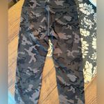 Zyia Forest Camo Luxe Cropped Leggings Sz 12 VGUC Photo 2