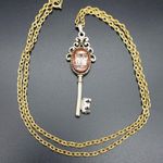 Vintage 24” Textured Gold Tone Chain with Key Pendant Ceramic Owl Cameo Photo 6